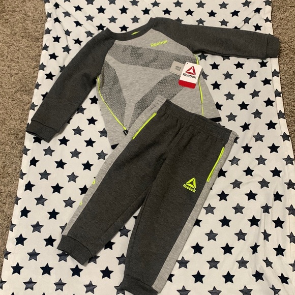 Reebok 2 Piece Crew Set - Picture 1 of 6